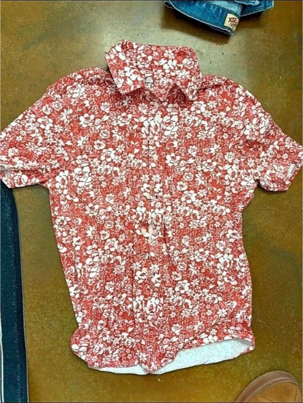 Men’s small St. John’s bay floral shirt